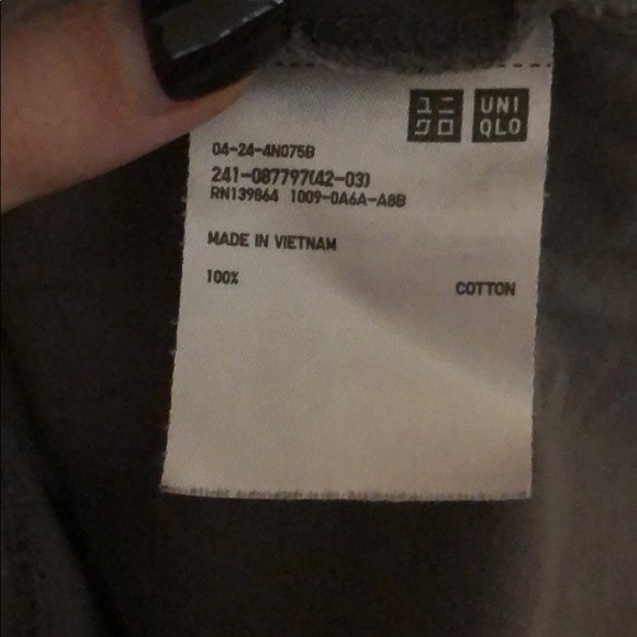 ⛔️SOLD⛔️ Uniqlo 🌚 100% Cotton Tank Top - Picture 8 of 8